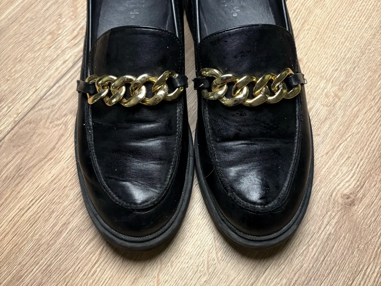 Billede 1 - Duffy sorte loafers m/guldspænde