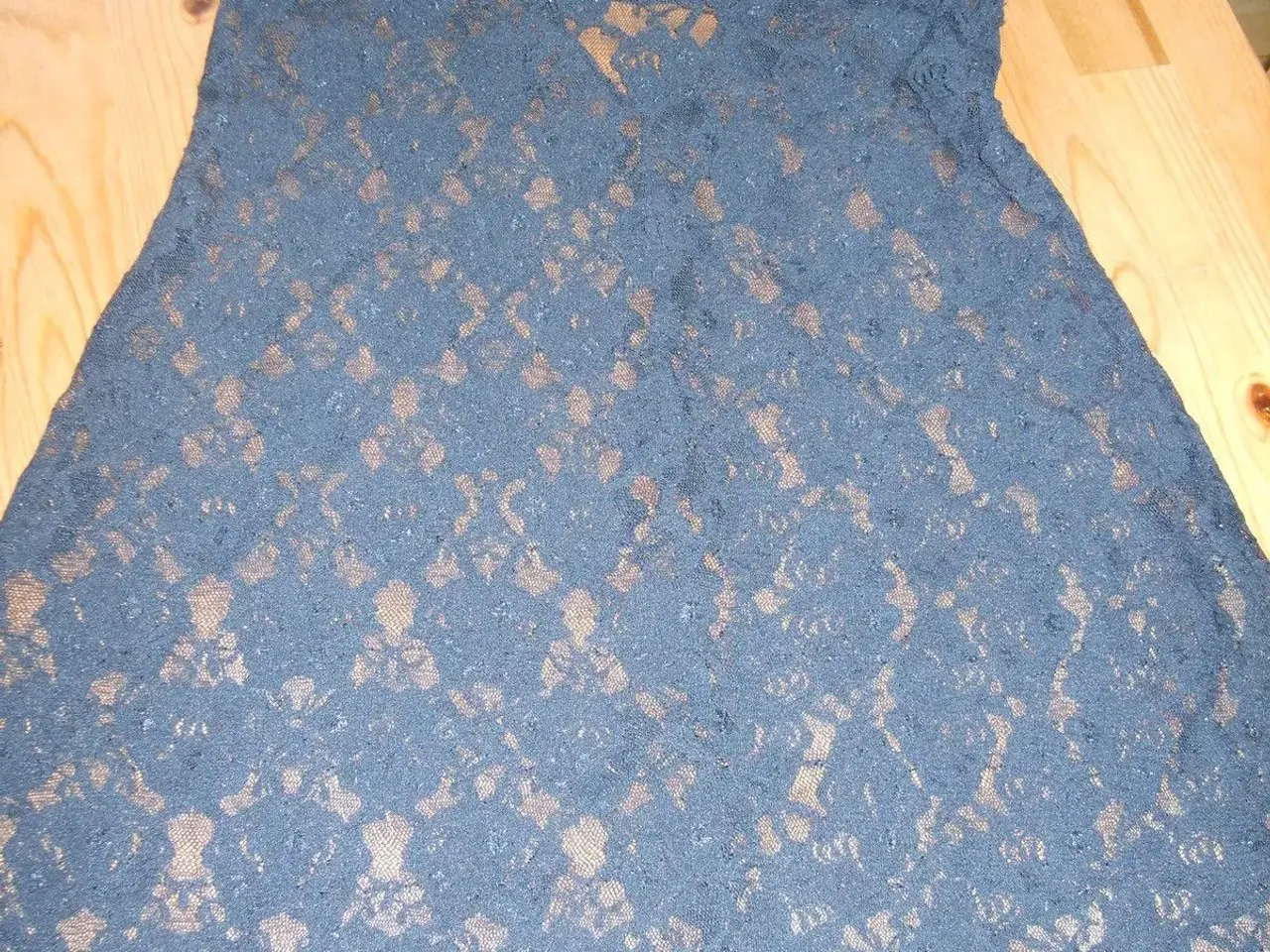 Billede 1 - FLOT Sort Chemise Str. small.