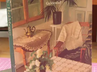 Hæklebogen af Else Kragh