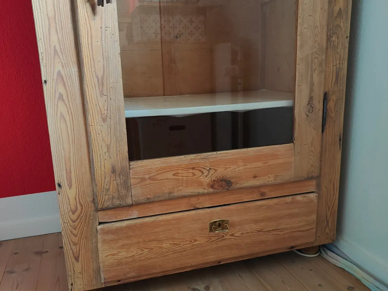 Billede 4 - Afsyret vitrine skab