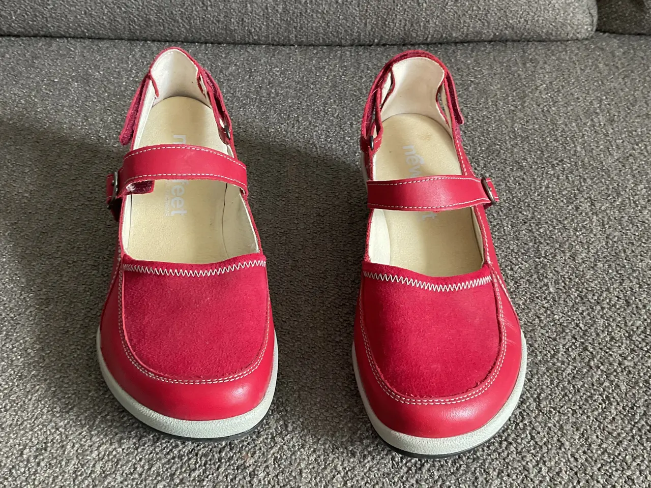 Billede 6 - Nye New Feet sandaler i rød til damer, str. 38.