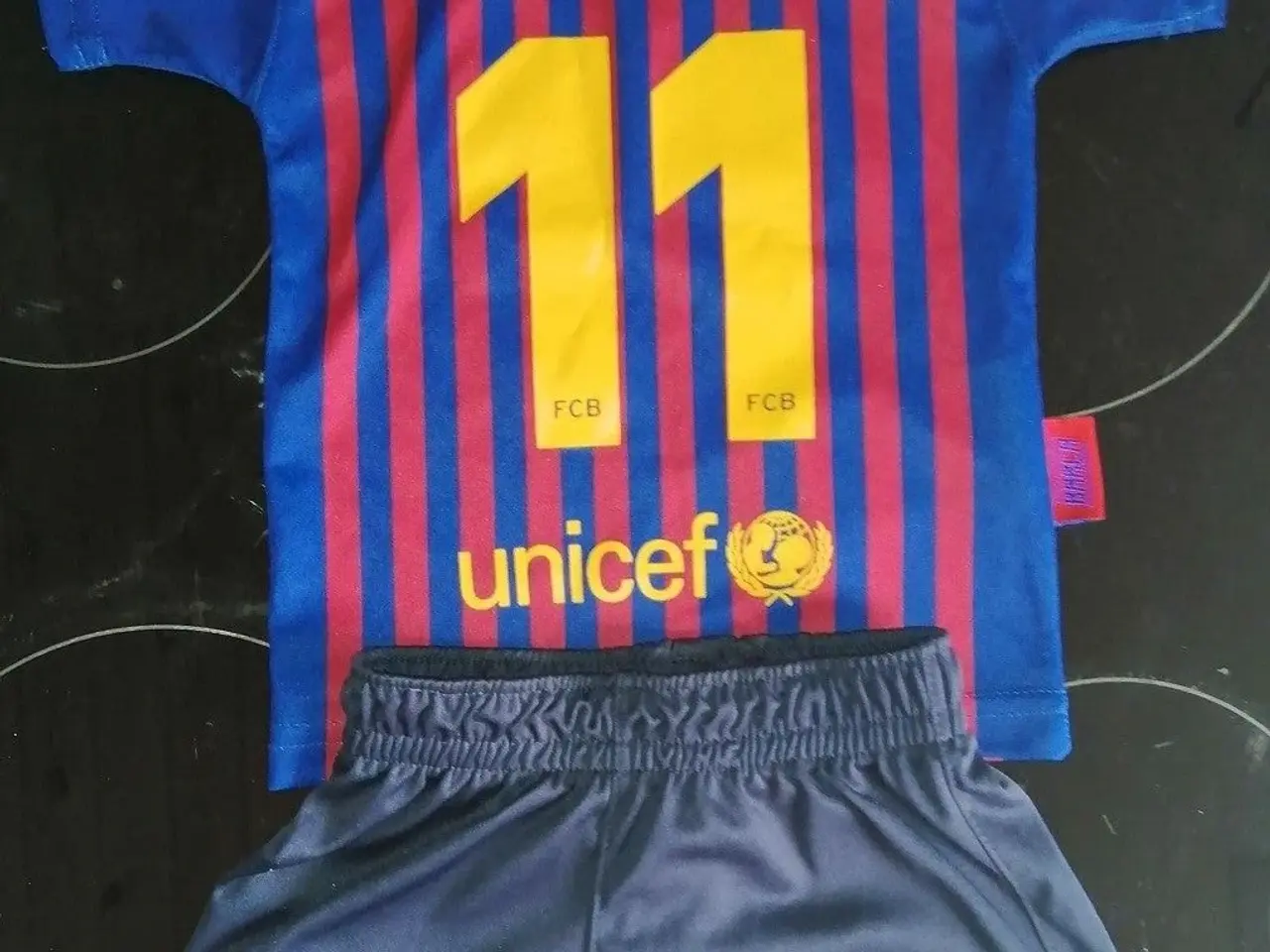 Billede 1 - FC BARCELONA, NYT BABY SÆT, 9-12 MDR
