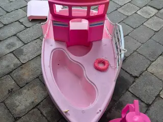Barbie båd med fejl og mangler