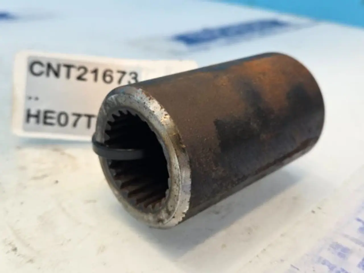 Billede 3 - New Holland TX68 Muffe 80388121