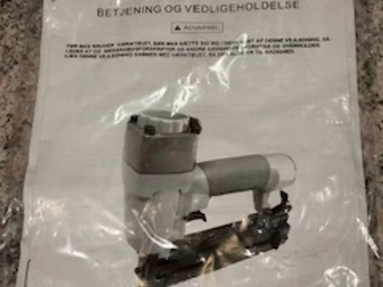 Billede 2 - Flyttesalg - Tryk luft sømpistol inkl. søm