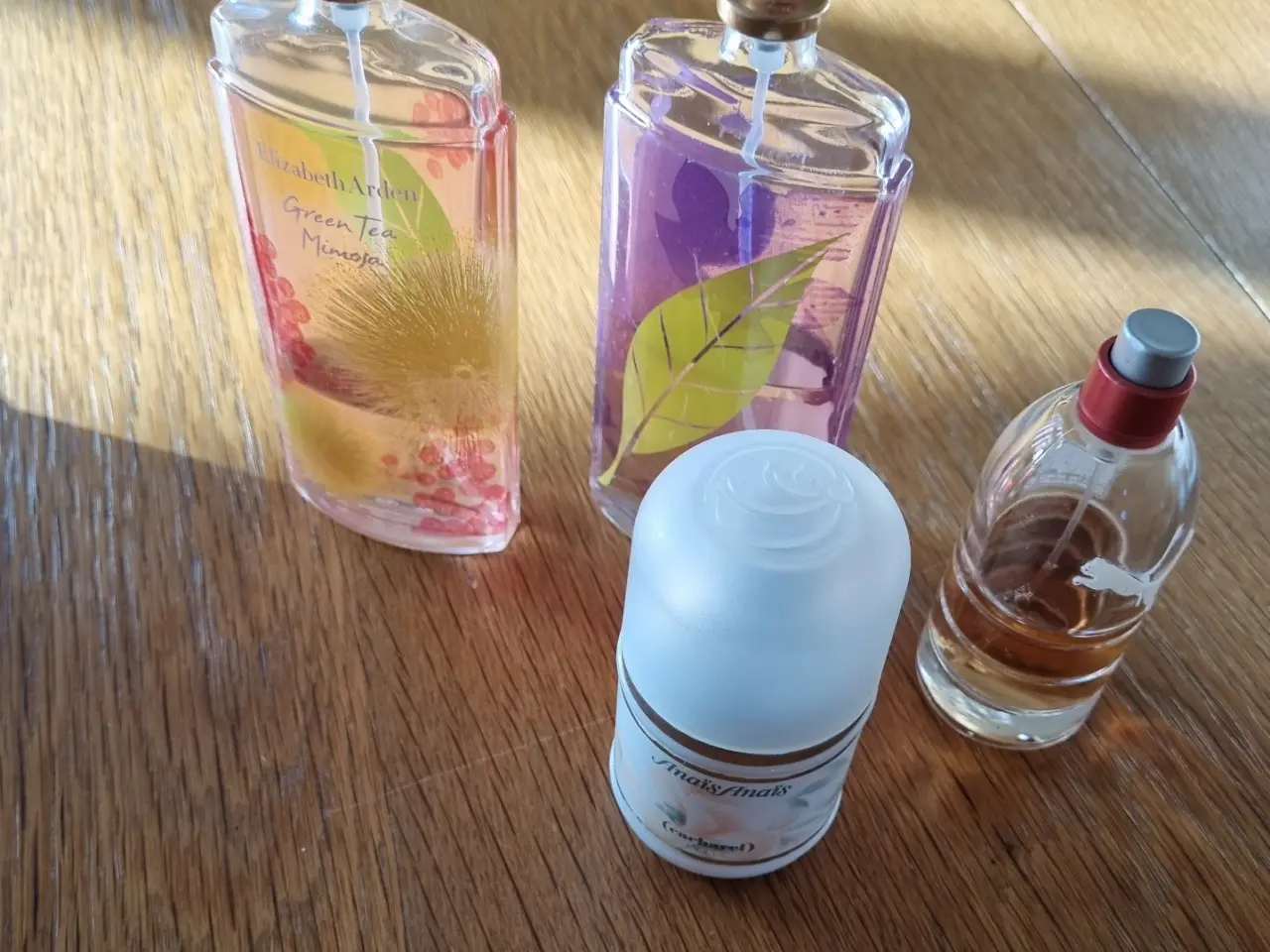 Billede 2 - Parfume, shampoo, creme, make up.