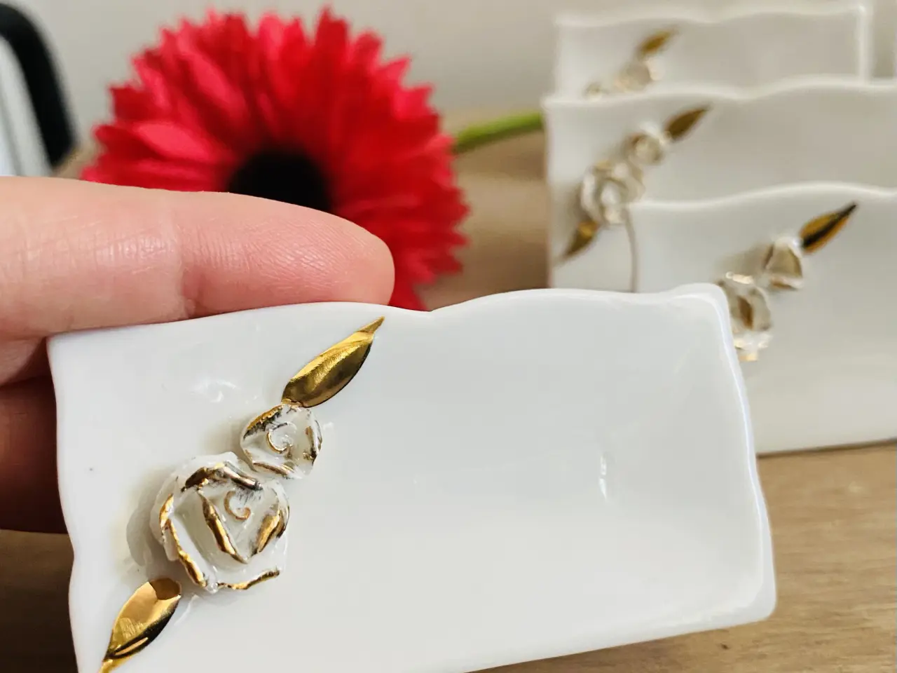 Billede 3 - 6 stks yndige vintage navneskilte i porcelæn