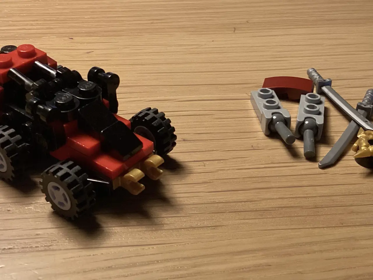 Billede 5 - Lego Ninjago nr. 30533 en figur og 3 sæt hjul