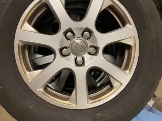 Audi alufælge med vinterdæk