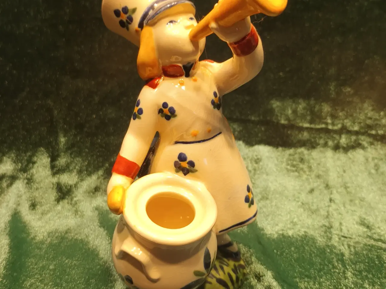 Billede 1 - Børnehjælpsfigur, "Den lille hornblæser"