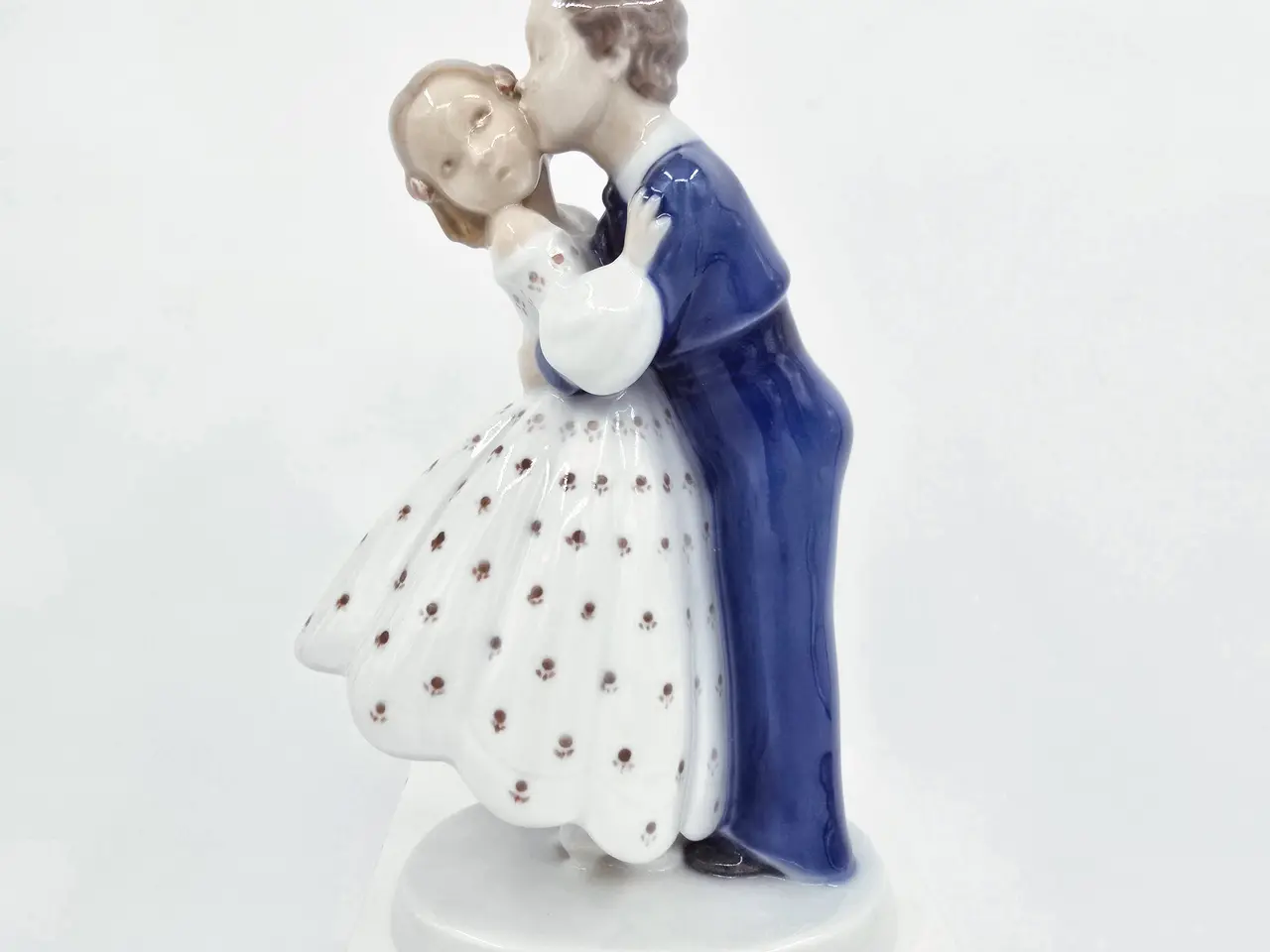 Billede 1 - B & G Figur Ungdommelig Dristighed nr. 2162. sortering 2