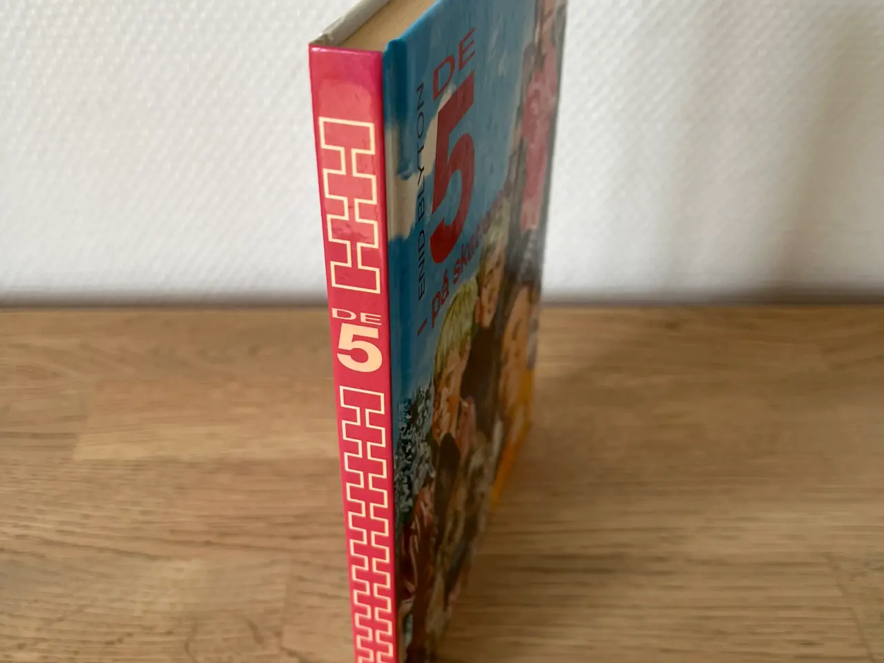 Billede 4 - De 5 - på Skatteøen. Af Enid Blyton. 