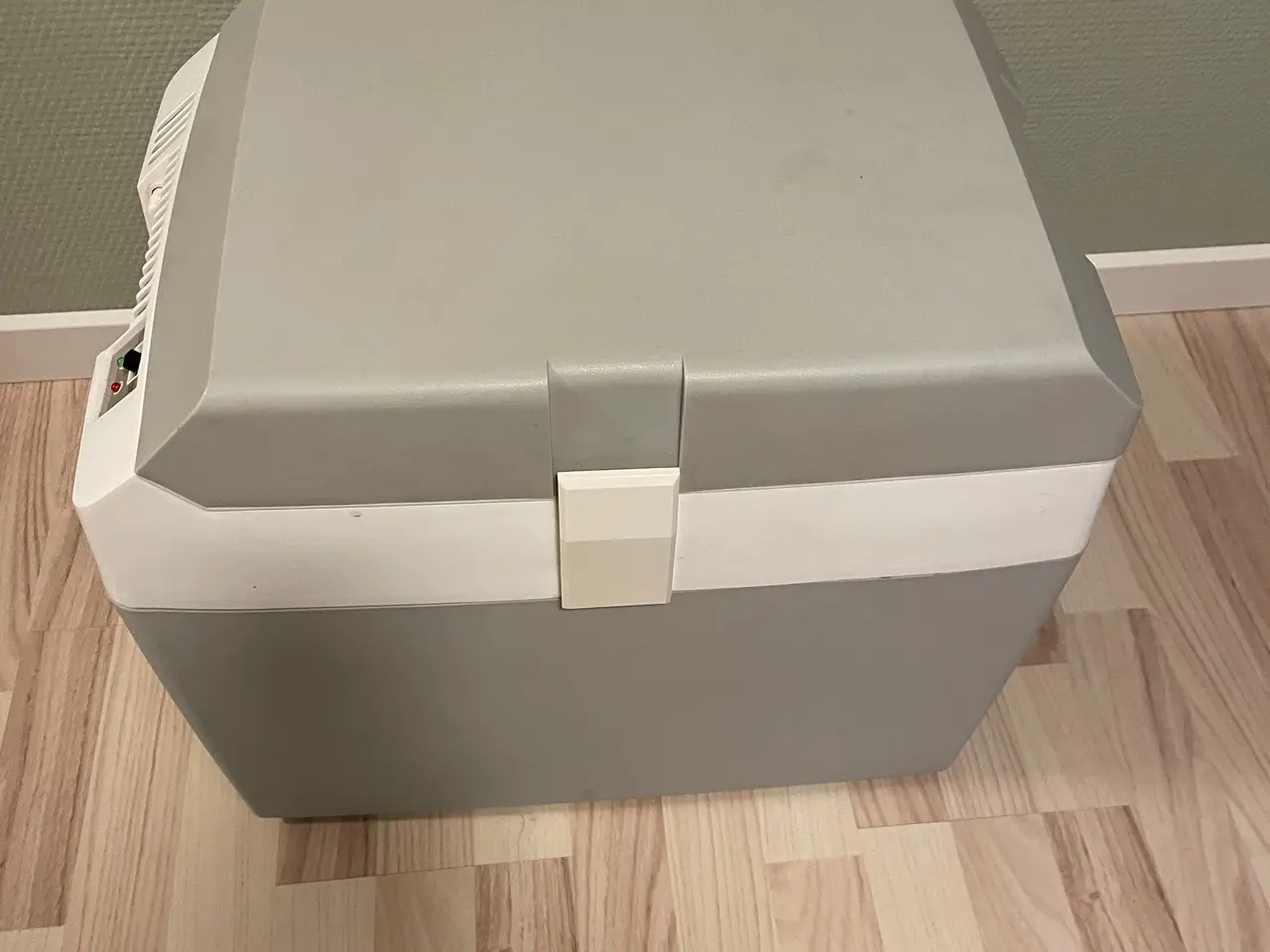 Billede 1 - Køle boks 12/24 volt til Camping / Bil / Båd