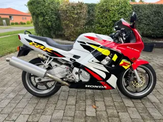 Honda CBR600F3 sælges 