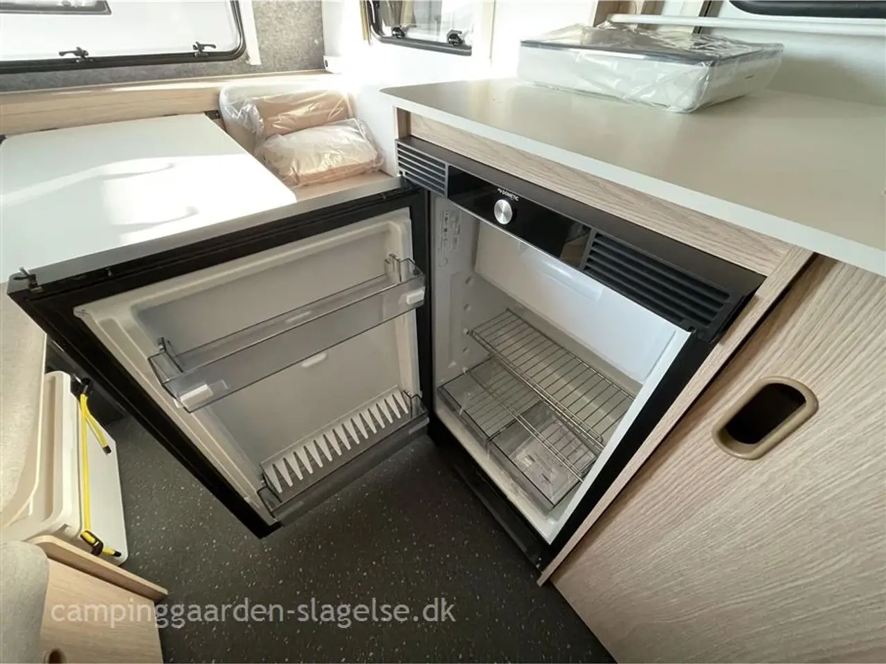 Billede 7 - 2026 - Adria Aviva Lite 360 DK Let, El-bilvenlig og Perfekt til Sommer – Adria Aviva Lite 360 DK Køjevogn