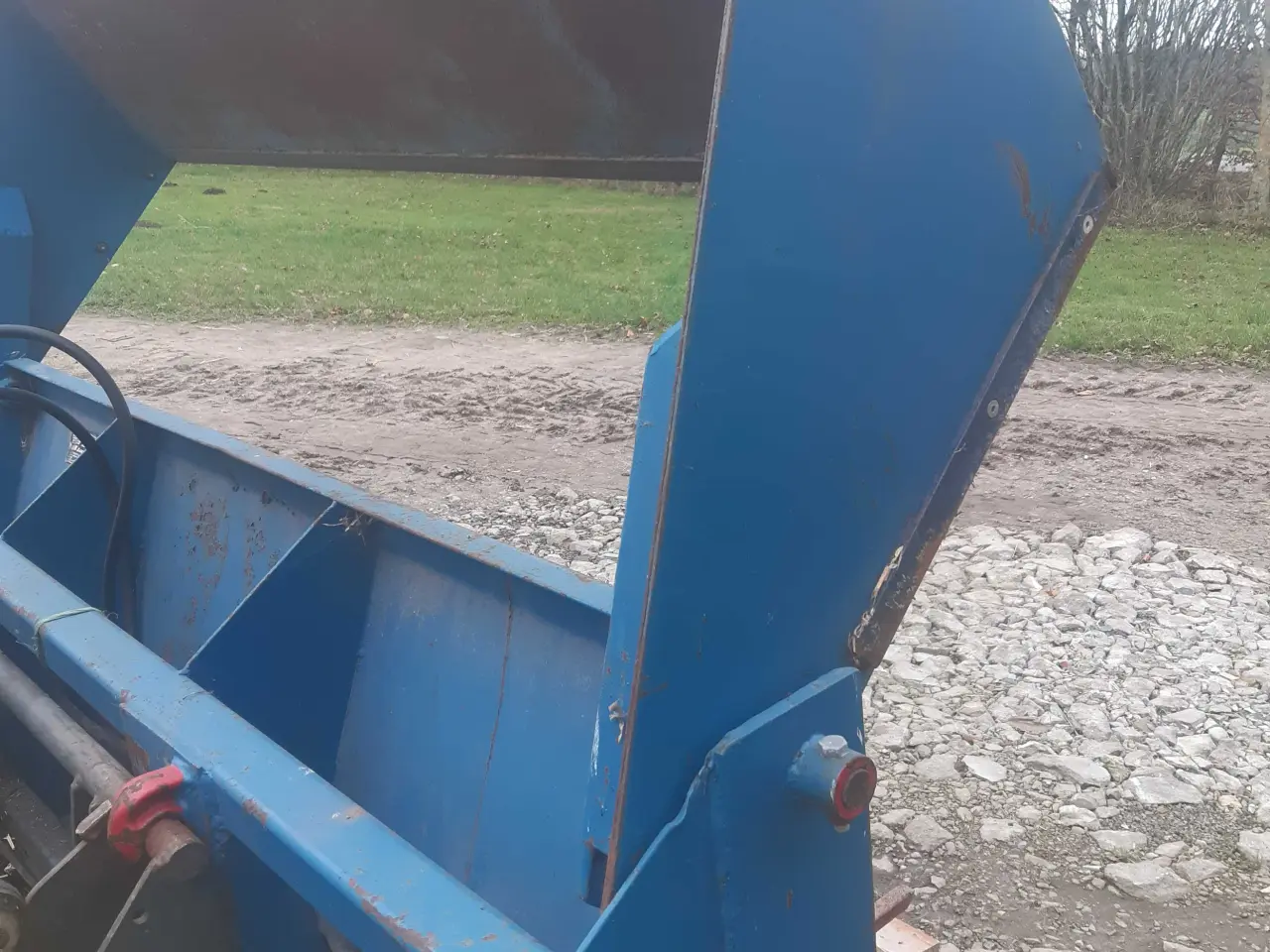 Billede 3 - Overfalds-greb / Skovl  4 i en 8350