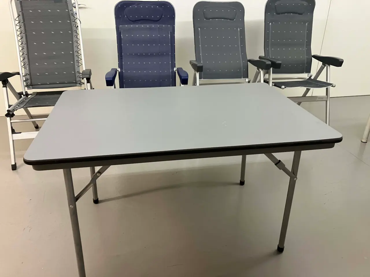 Billede 1 - Campingbord 120*80 cm plade 72 cm høj. 