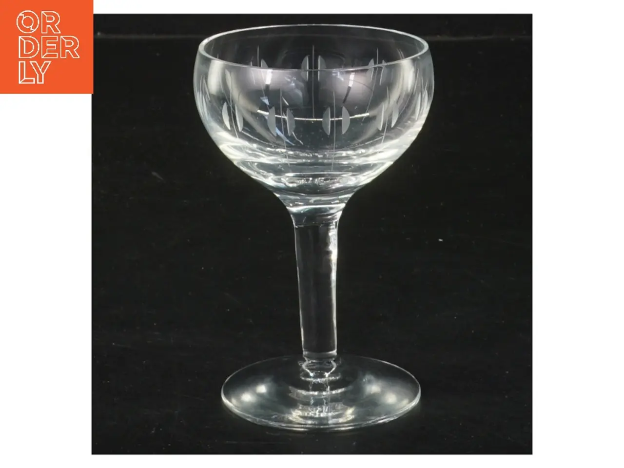 Billede 1 - Champagneglas med gravering (str. Ø 6 cm længde 10 cm)