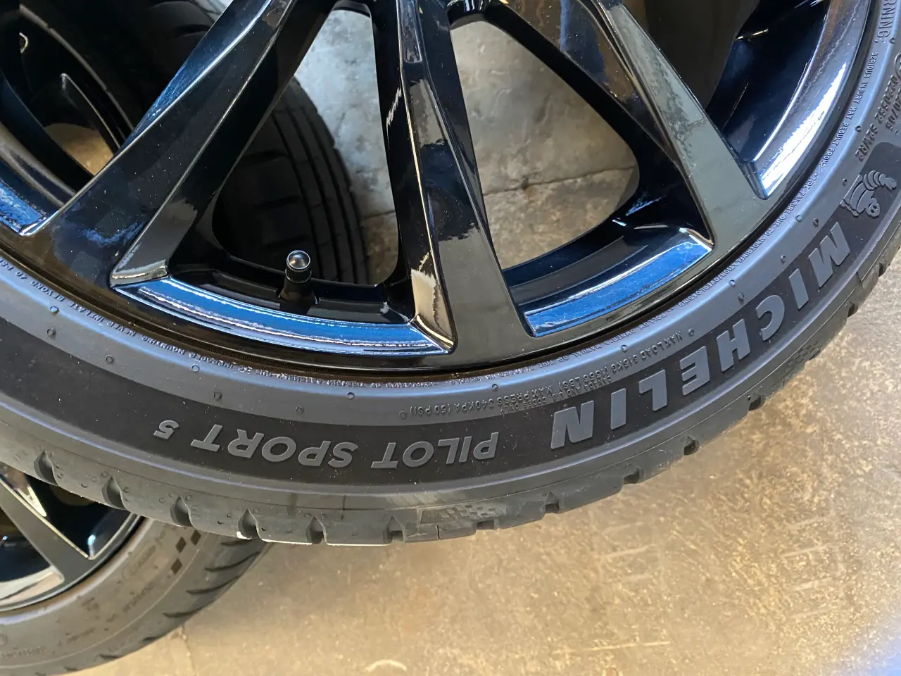 Billede 7 - 17” Alu Mak Wolf fælge med Michelin pilot sport 5