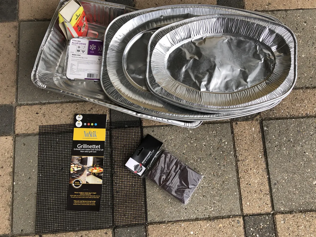 Billede 6 - Weber Gasgrill med låg og sideborde