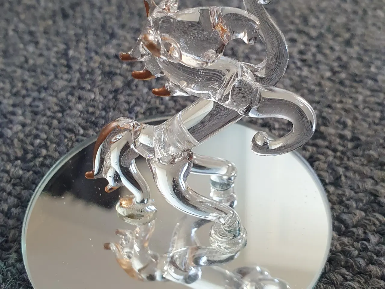 Billede 7 - Glas figur på spejlplade