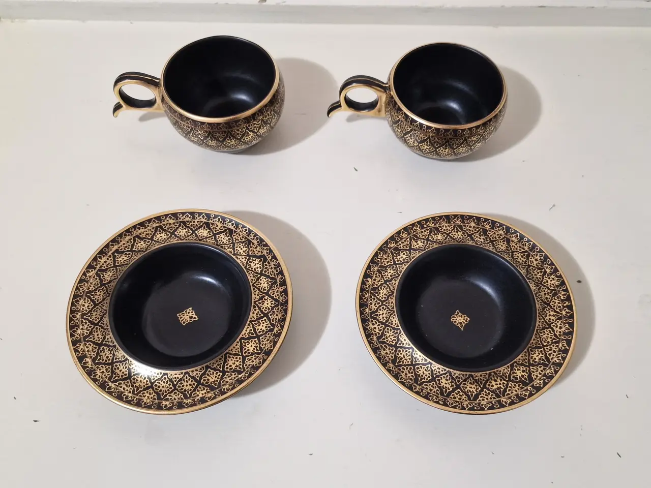Billede 4 - Et par Benjarong espresso-kopper og underkopper.