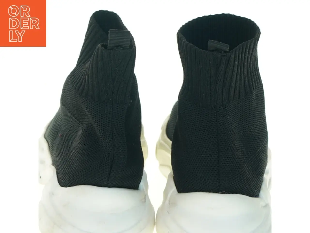 Billede 4 - Sorte sneakers (str. 39)
