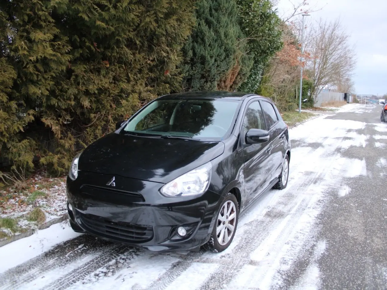 Billede 2 - Mitsubishi Space Star 1,2 Black & White