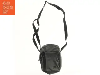 Skuldertaske fra Nike (str. 26,5x20,5 cm)