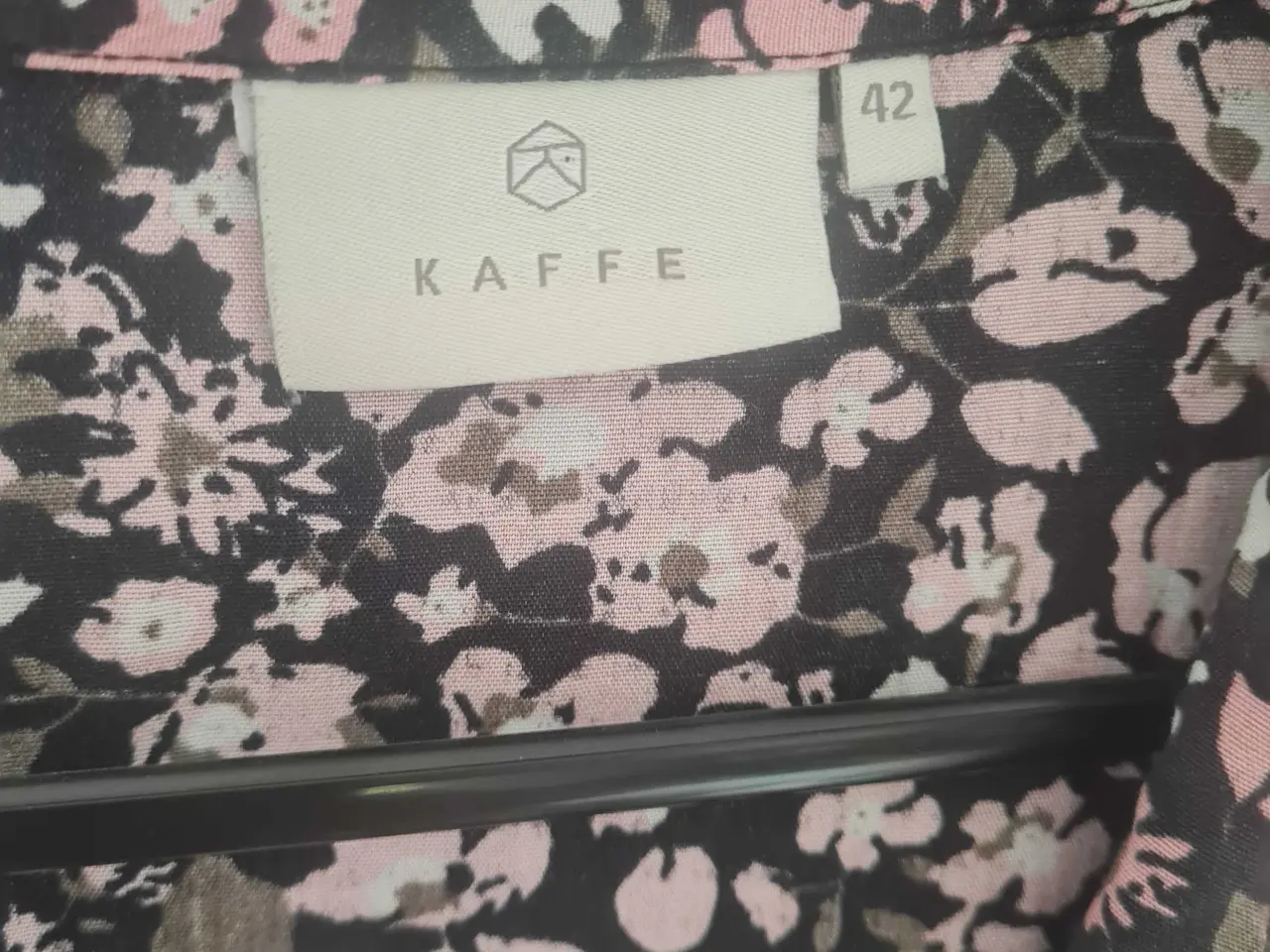 Billede 2 - Kaffe kjole str 42 viskose
