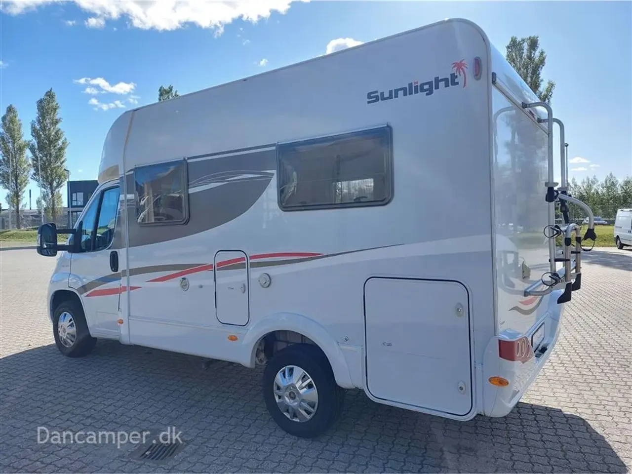 Billede 4 - 2018 - SunLight T 58   TILBUDSPRIS kr. 579.900,- SPAR kr. 25.000,- Sunlight T58 med solcelle, markise, lithiumbatterier, cykelholder m.m.