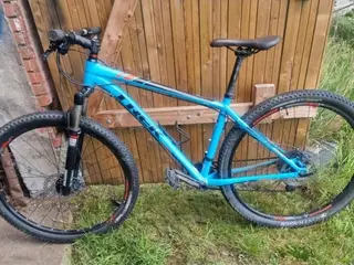 Fler forskellige cykler Forskellige PRISER