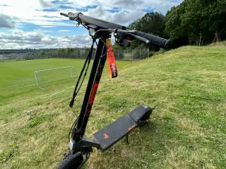 El løbehjul ( Kukirin G2 Ultra)
