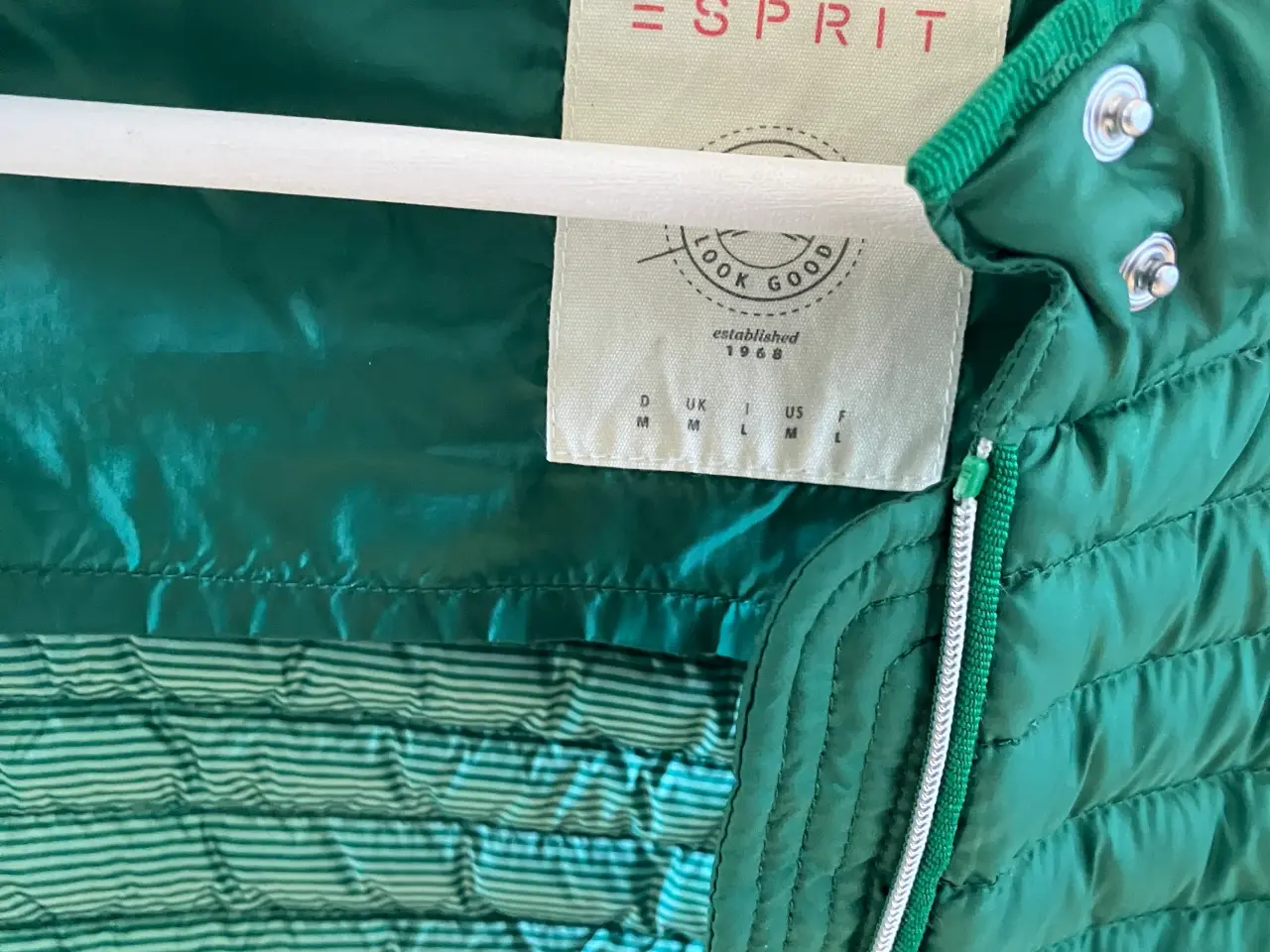Billede 4 - Flot grøn Esprit ægte dunvest (den bedste kvalitet