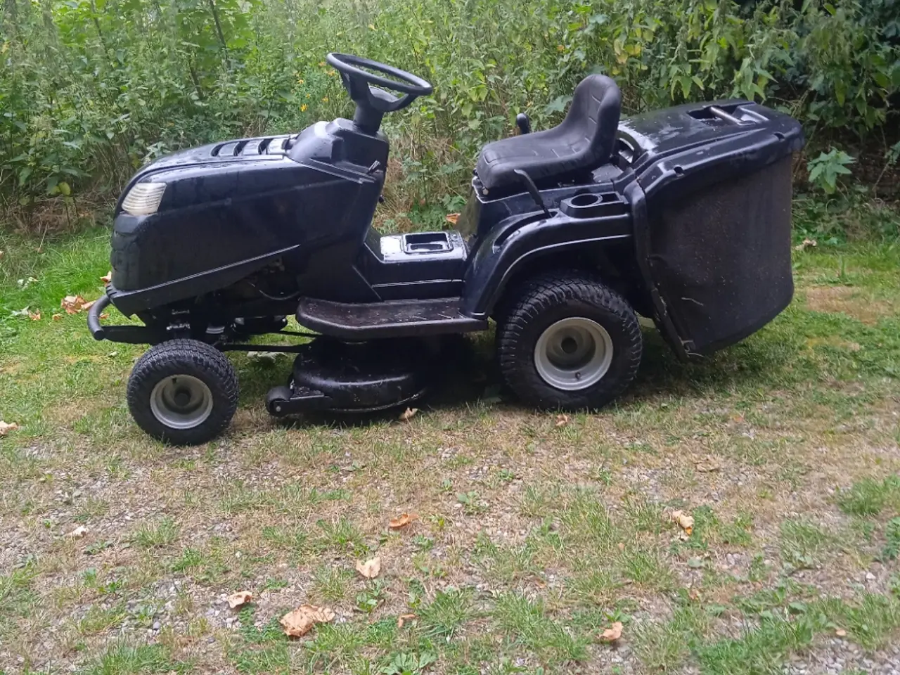 Billede 1 - Stiga Havetraktor med opsamler 16 HK