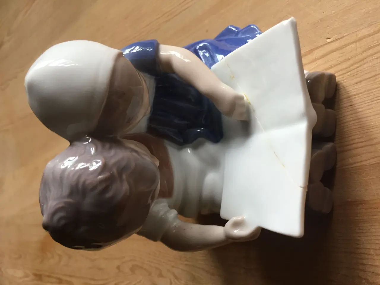 Billede 1 - B&G figur nr. 1567, Læsende Børn