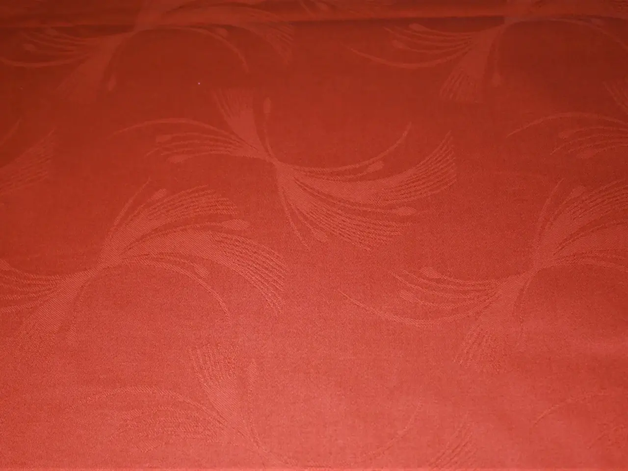 Billede 2 - Rustrød dug fra Juna, 132 x 300 cm