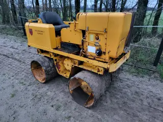 Jordkompaktor 2400 kg