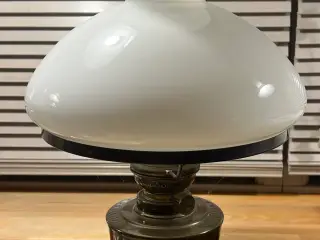 Antik Petroleums bordlampe