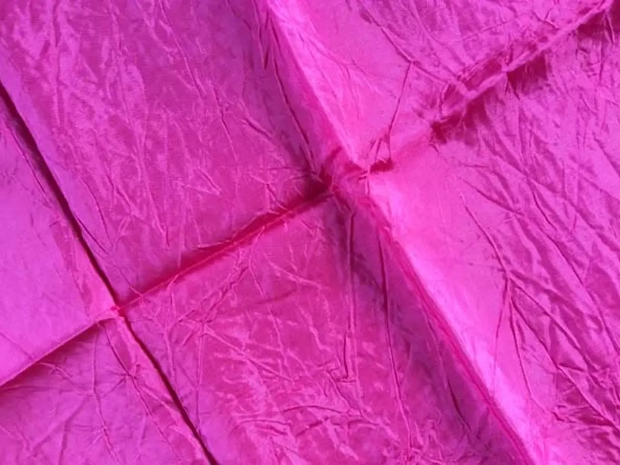 Billede 1 - PINK STOF - ACETAT - Stof til for, børnetøj, neder