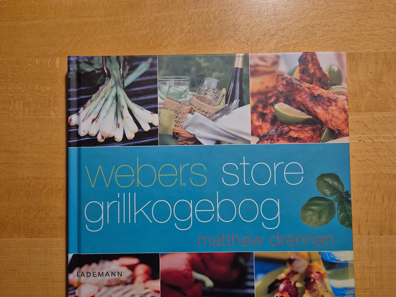 Billede 1 - Webers store grillkogebog.