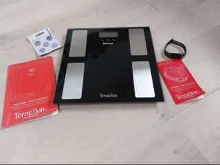 Helt ny digital vægt og ur og batterier. Aldrig br