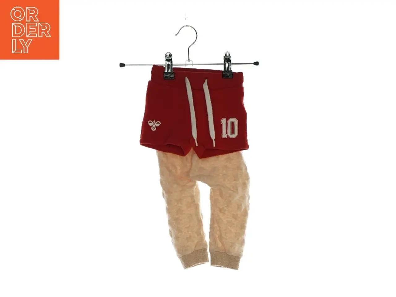 Billede 2 - Et par shorts og et par bukser fra Hummel og Name It (str. 56 og 68)