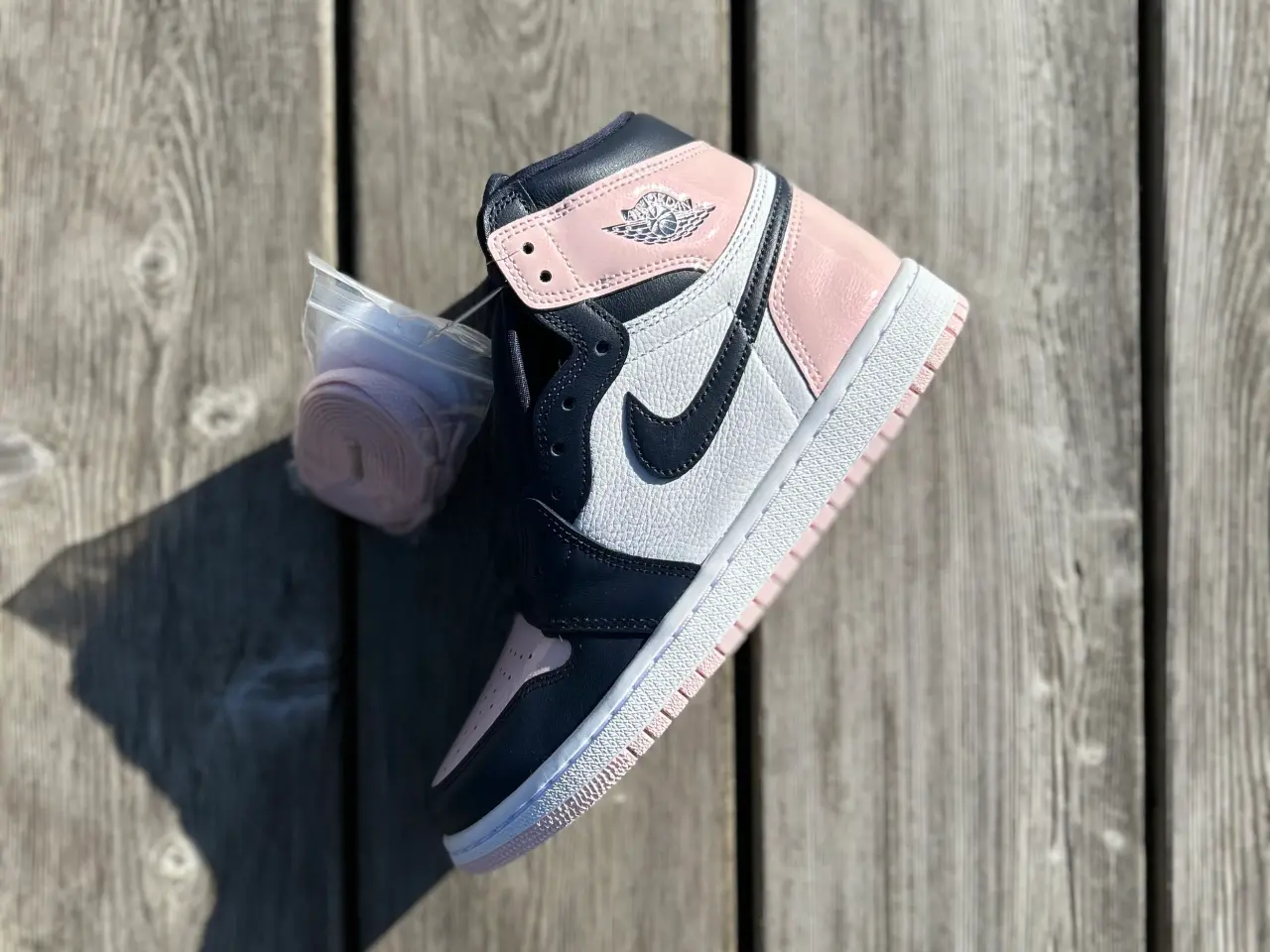 Billede 1 - Jordan 1 High “Atmosphere” (W) i str. 37.5