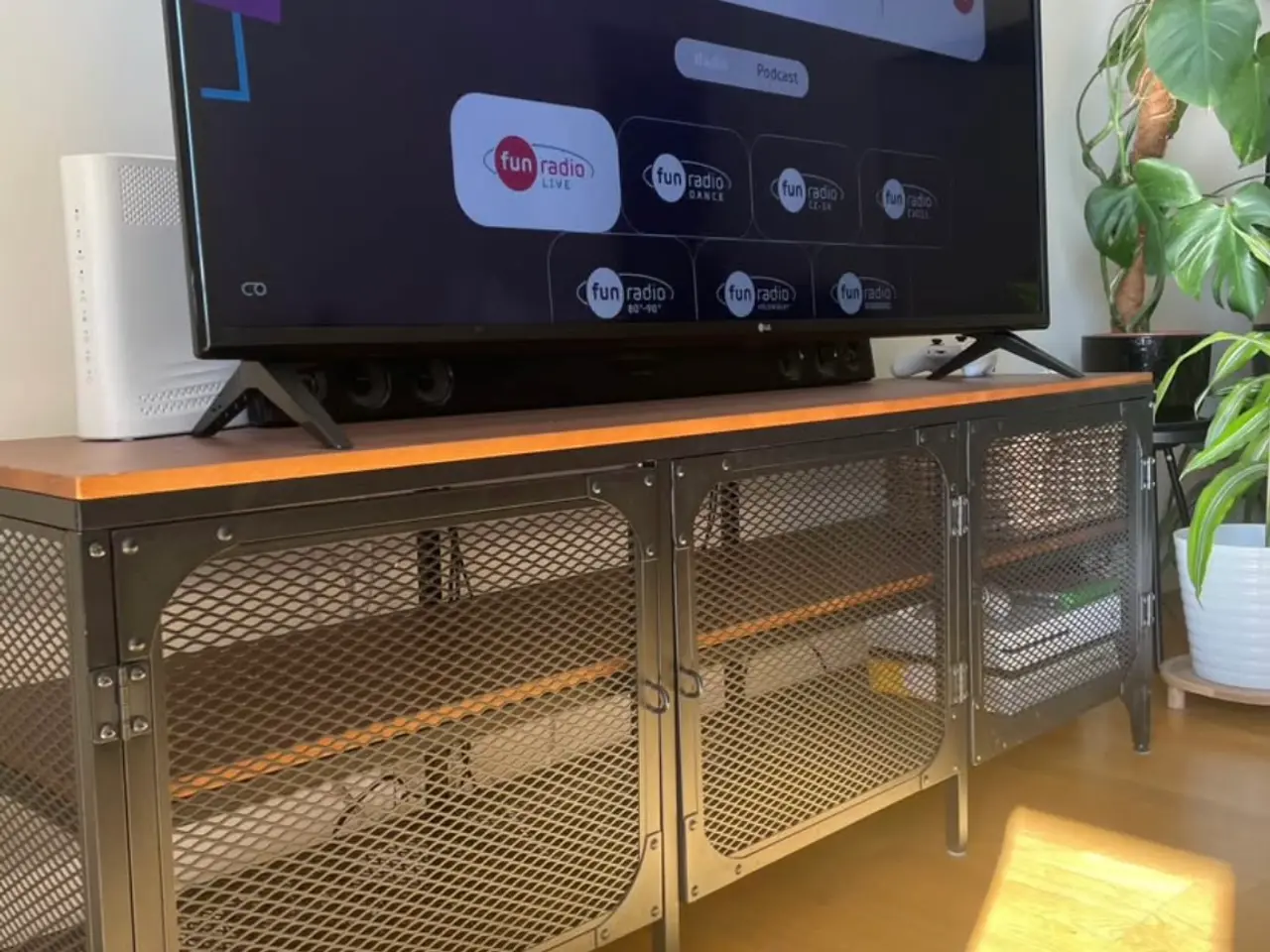 Billede 1 - Tv stand with storage
