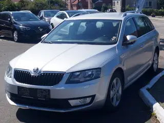 Skoda Octavia Combi 2,0 TDI Common Rail DPF Elegance DSG 150HK Stc 6g Aut.