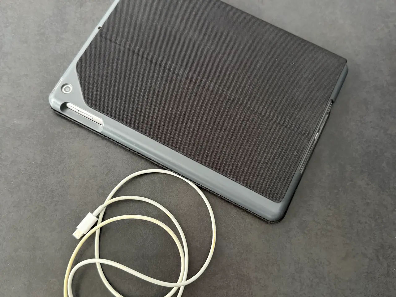 Billede 2 - Fin og velholdt iPad 5 gen. med 128 GB sælges