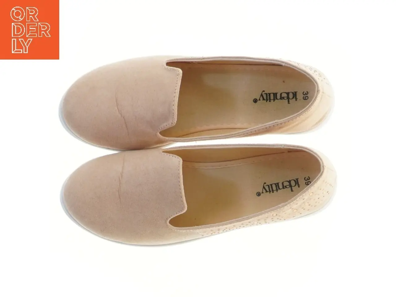 Billede 3 - Beige sko med sten str. 39 fra Identity (str. 39 )