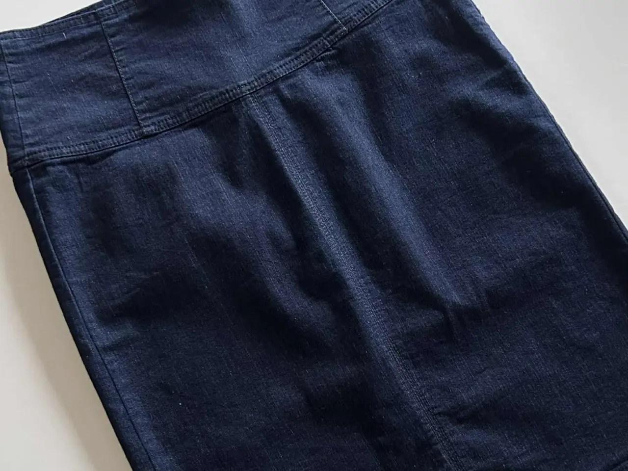 Billede 2 - Vero Moda højtaljet denim nederdel, str. 40