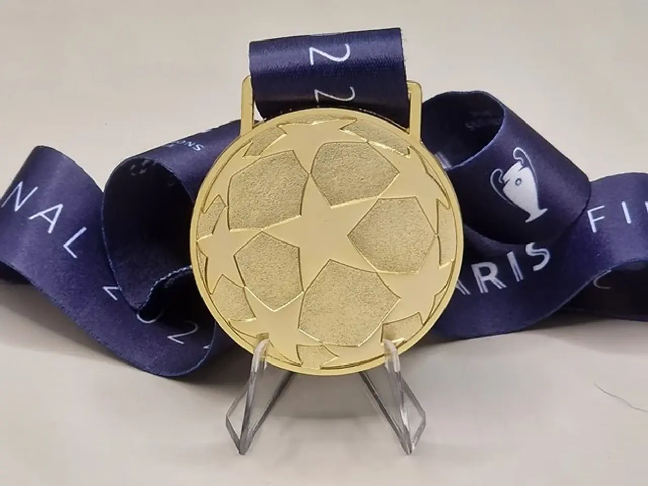 Billede 2 - Uefa Paris 2022 Real Madrid guldmedalje